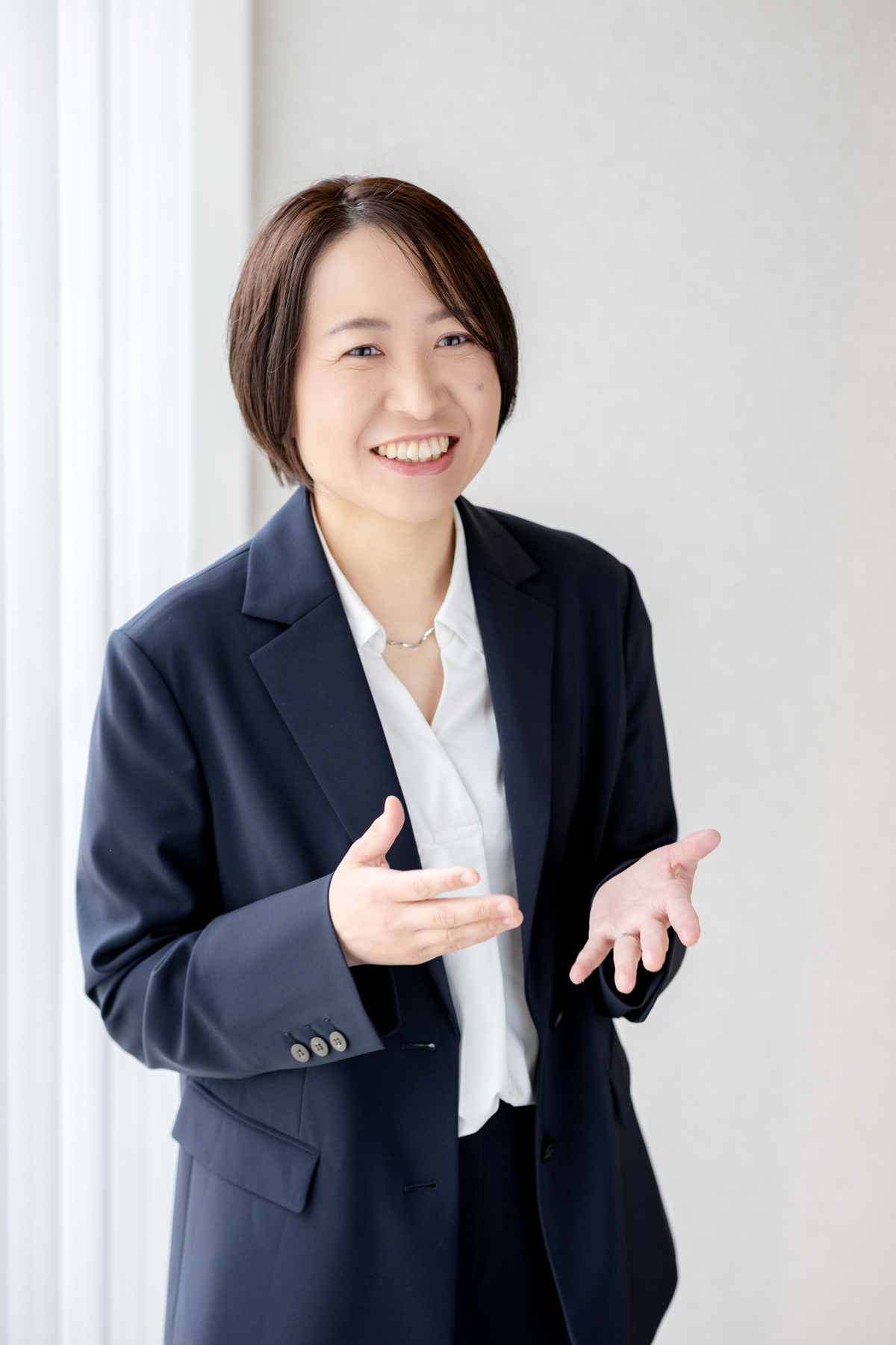 笑顔で話す溝口みき